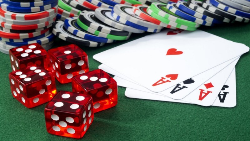 Mơ đánh bài thua tiền có ý nghĩa gì?